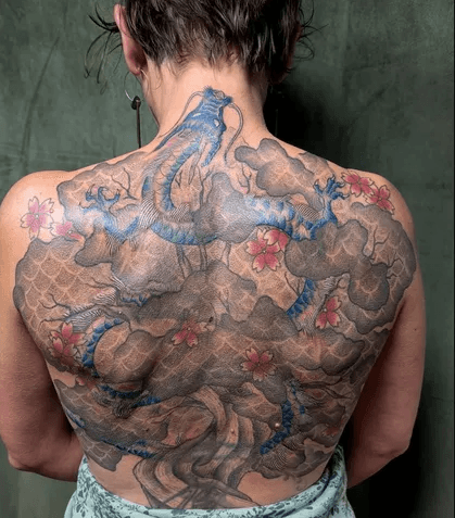 Tatouage dotwork botanique bras
