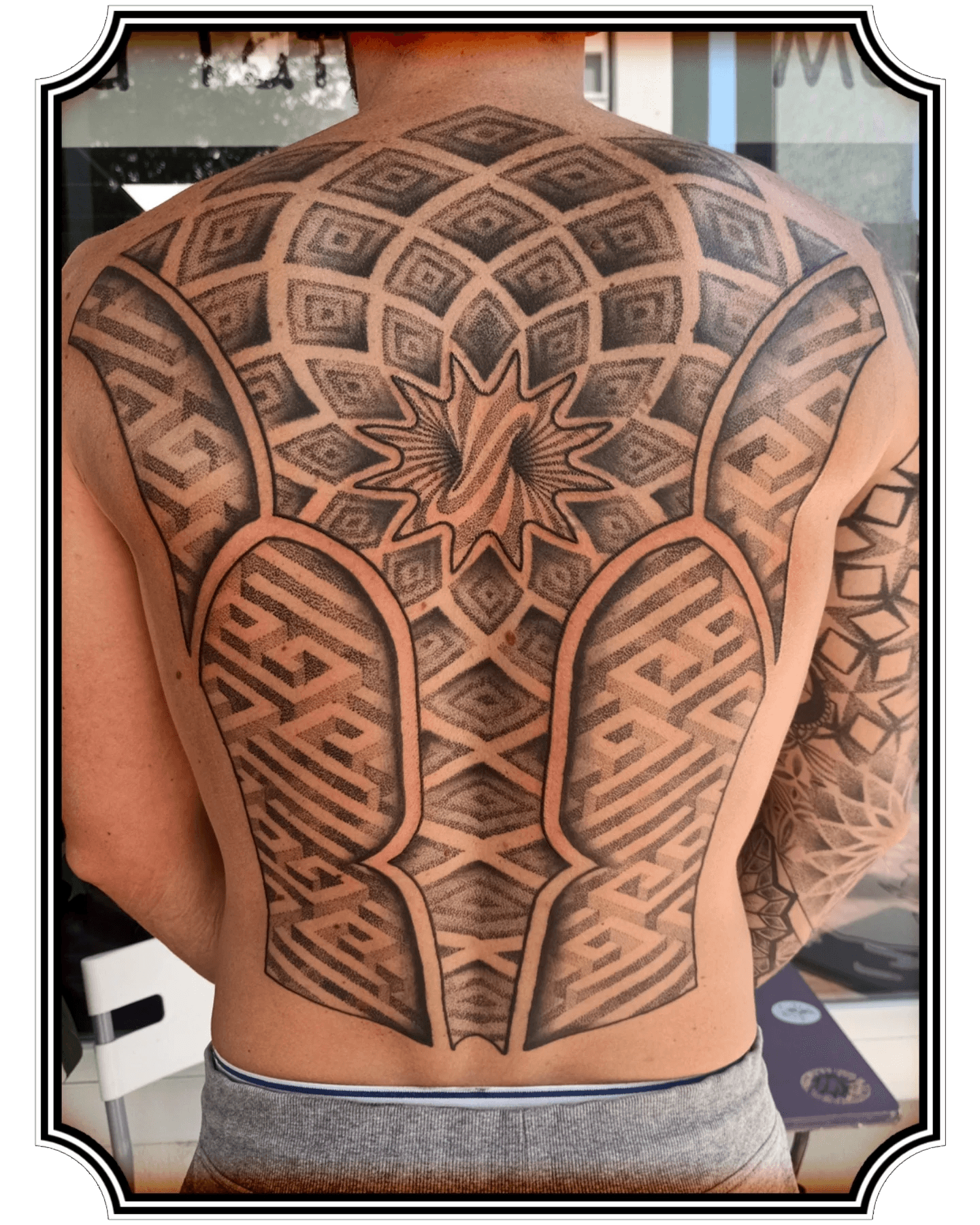 Exemple de tatouage noir - gris par Lex Roulor